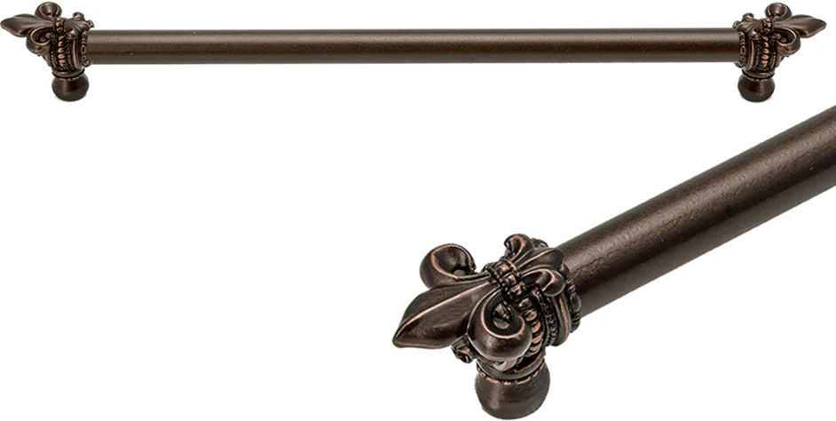 Charlemagne 22'' cc with 5/8'' smooth center long pull with large Fleur De Lys 5714-22