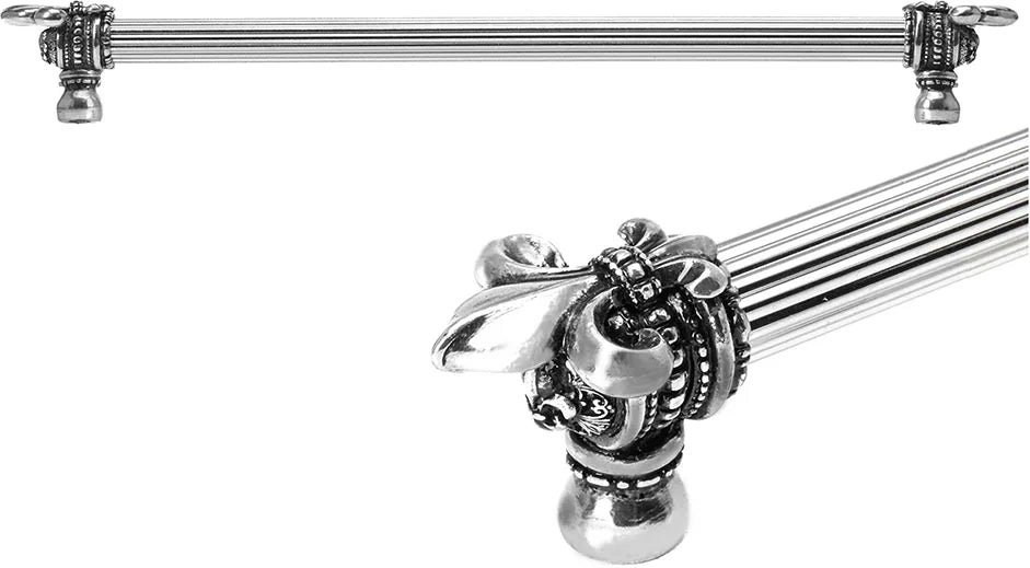 Charlemagne 22'' cc with 5/8'' reeded center long pull with large Fleur De Lys 5714R-9