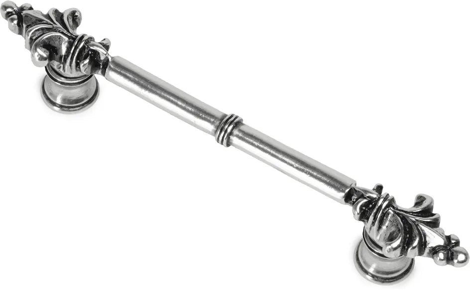 Charlemagne classic 4'' cc pull with small Fleur De Lys on ends in Chalice. 576-9