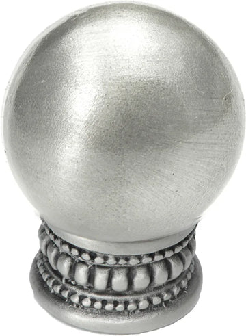 Classic/Beaded Classic large round knob w/ beaded treatment on bottom 724-11
