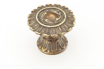 French Court Knob, Round, Monticello Brass, 1-1/4'' dia 936-MBR