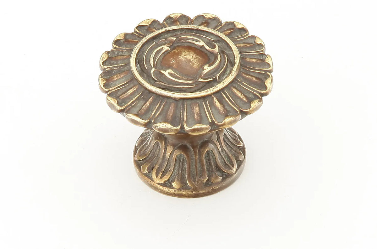 French Court Knob, Round, Monticello Brass, 1-1/4'' dia 936-MBR