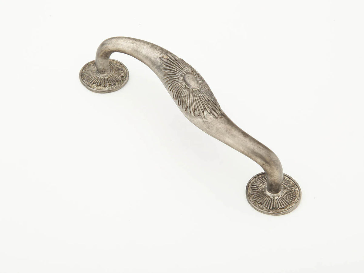 Sunburst Pull, Silver Antique, 5'' cc 975S-SA