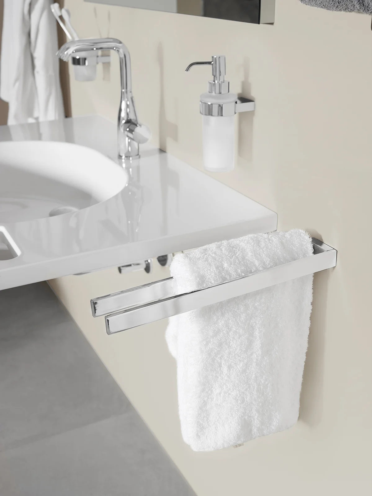 AIR Holder in Polished Chrome with Frosted Glass Soap Dispenser AK369