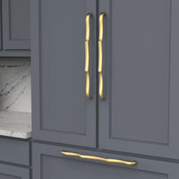 Trellis Collection Appliance Pull 18'' cc Brushed Golden Brass Finish B077290-BGB