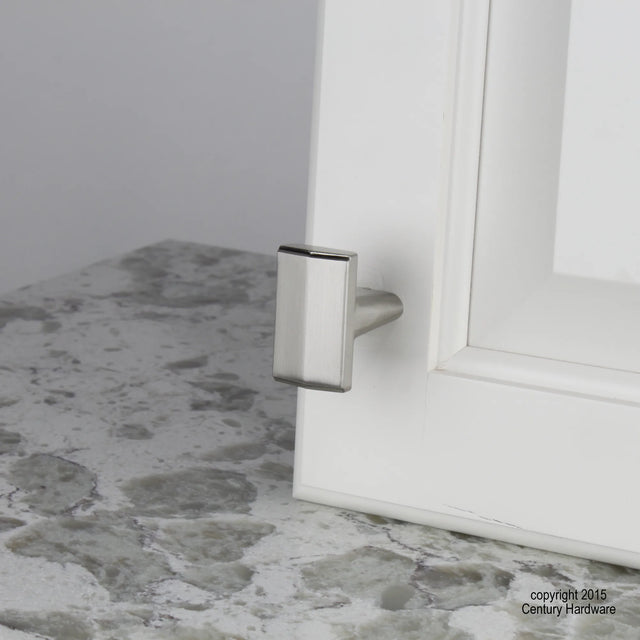 L'attitude 1-7/16'' T-Knob