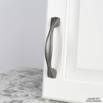Caledonia 4 in. Regent Silver Pull 29477-RS