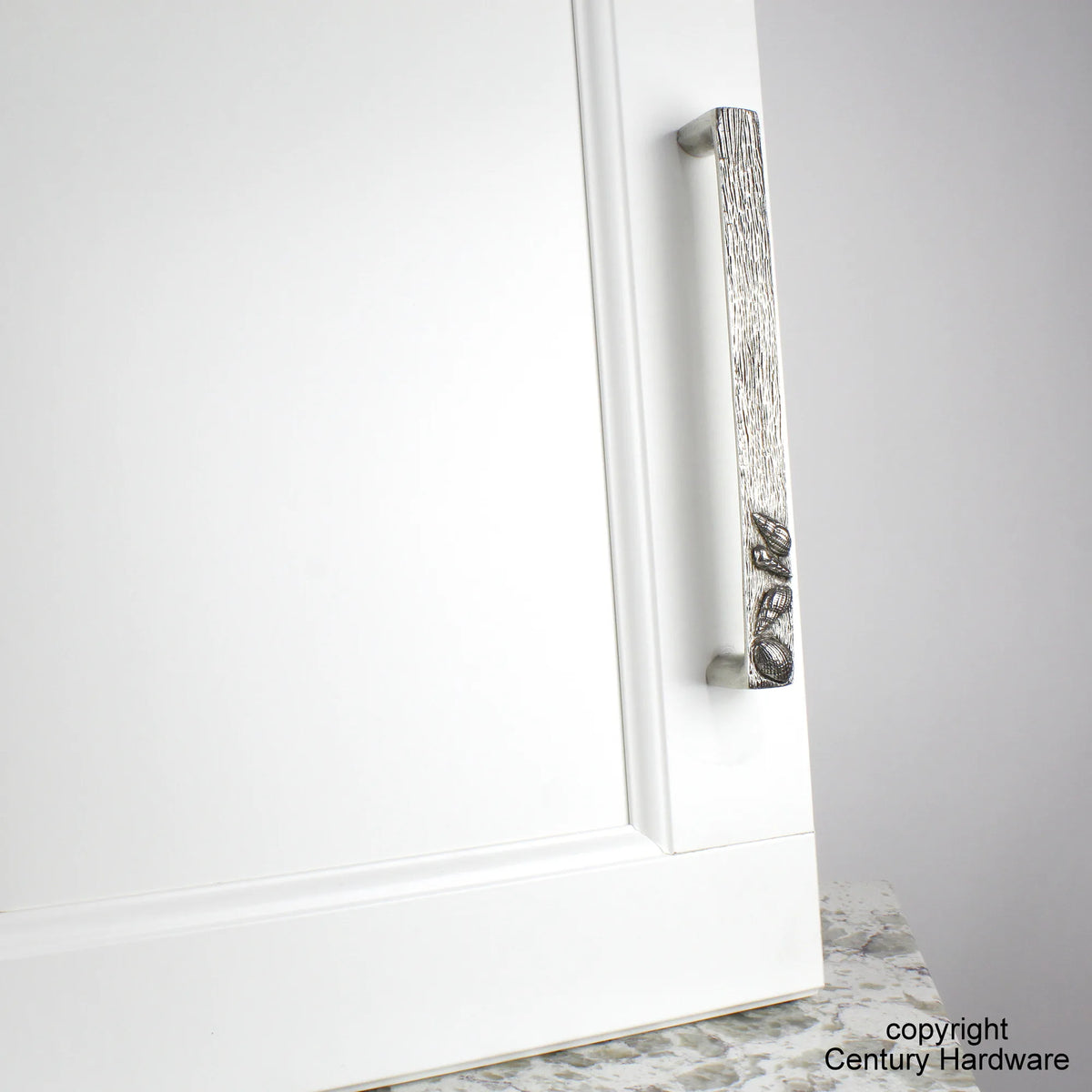 Ocean 7-9/16'' Seashell Pull 65039B-NBM