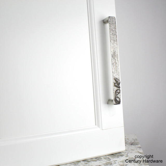 Ocean 7-9/16'' Seashell Pull 65039B-NBM