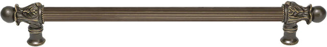 Acanthus 18'' cc with 5/8'' reeded center long pull Romanesque style in Antique Brass. 5553R-3