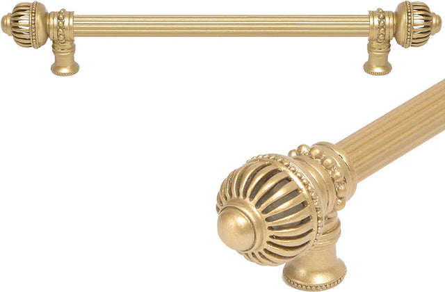 Cricket Cage 12'' cc with 5/8'' reeded center long pull large finial in Soft Gold. 5572R-27