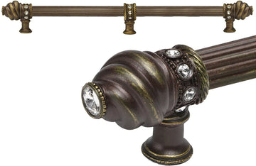 Caché 18'' cc with 5/8'' reeded center long pull & center brace with 16 rivoli Swarovski Clear Crystals in Antique Brass. 5678R-3C