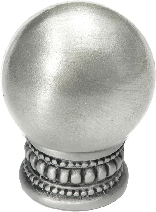 Classic/Beaded Classic large round knob w/ beaded treatment on bottom 724-11