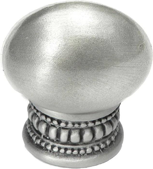 Classic/Beaded Classic large oval knob w/ beaded treatment on bottom 726-11