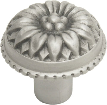 Acanthus large knob Rosette style 830