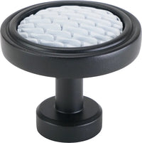 Spectra Waves knob in black and white finishes 9002BW