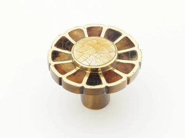Heirloom Treasures Knob, Round, Penshell/Mother of Pearl, Estate Dover, 1-1/2'' dia 953K-ED