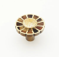Heirloom Treasures Knob, Round, Penshell/Mother of Pearl, Estate Dover, 1-1/2'' dia 953K-ED