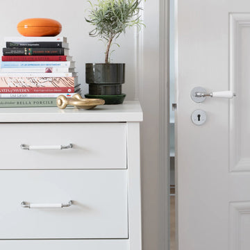 Beslagsboden Pull - polished chrome/white wood BK6351X